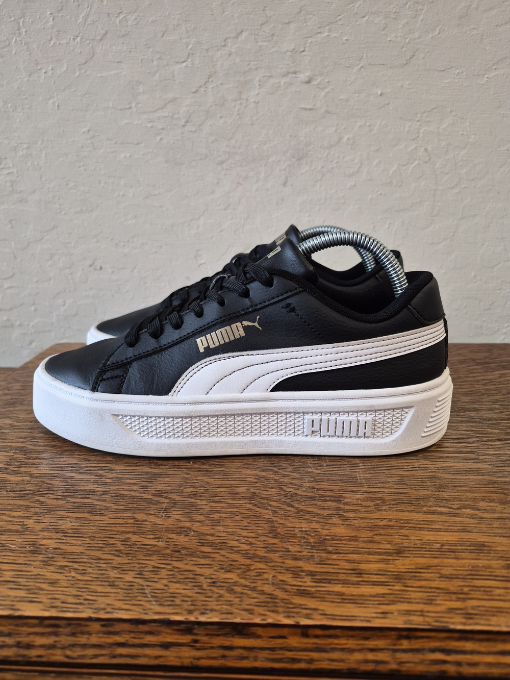 Puma Women's Smash Platform V3 Fashion Sneakers 
Women's Size US 8